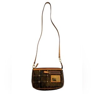 Louis Vuitton Monogram Riveting Pochette